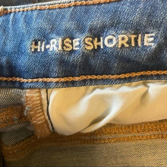American Eagle Hi Rise Shortie Button Fly Stretch Distressed Jean Shorts‎ Size 2 - Picture 5 of 7